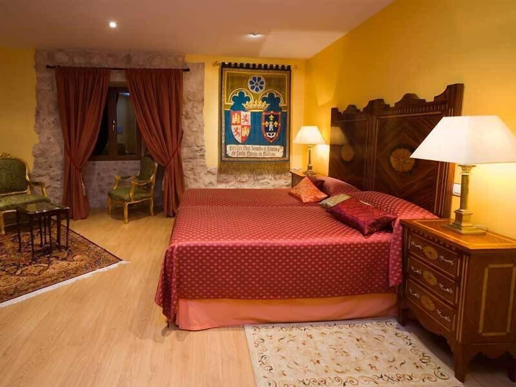 Residencia Real Del Castillo De Curiel Curiel de Duero Esterno foto